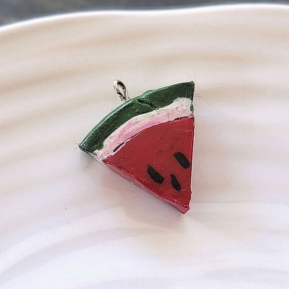 Little polymer watermelon charm - Picture 5 of 10